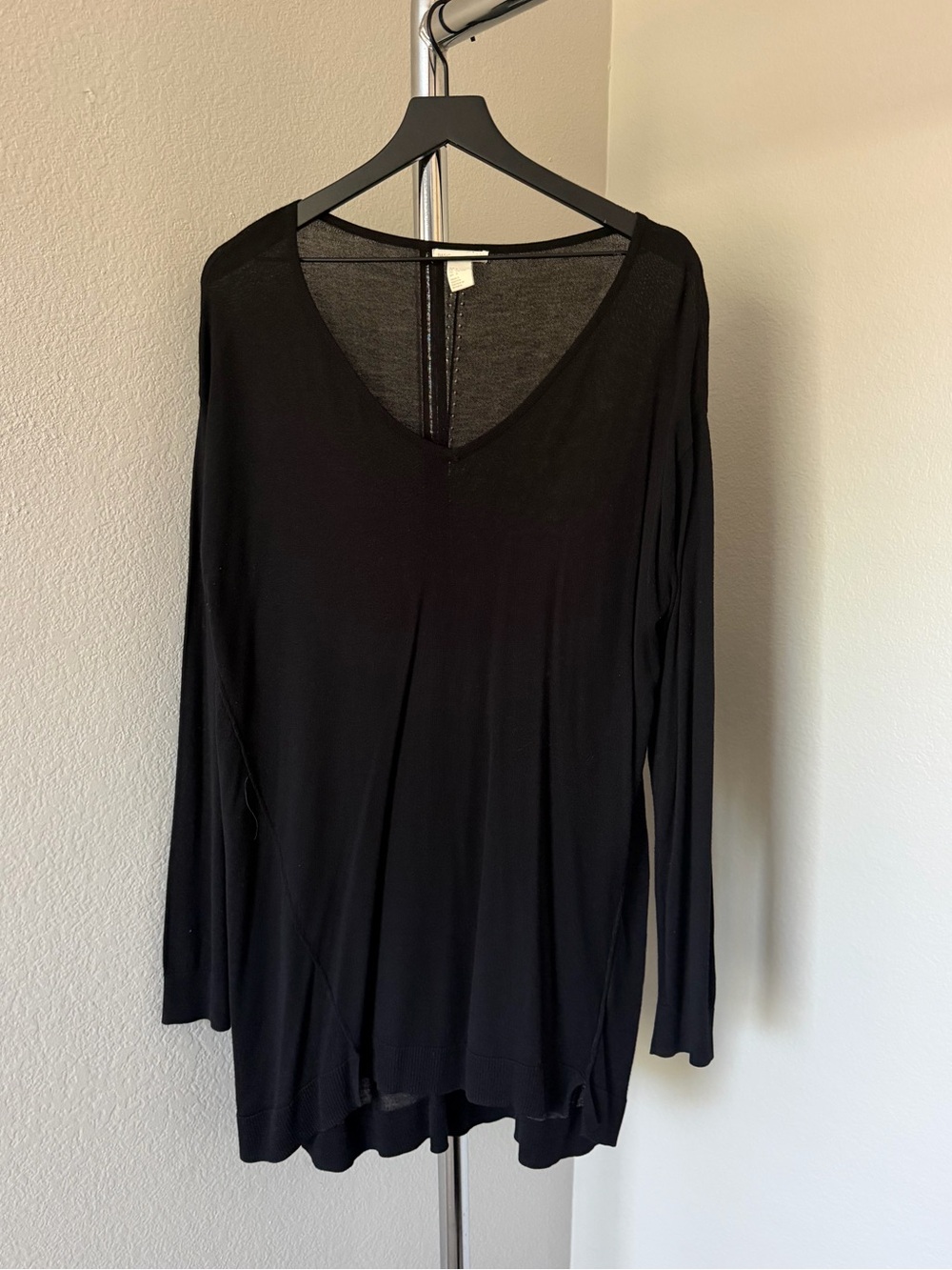 H&M Black V-Neck Long Sleeve light sweater